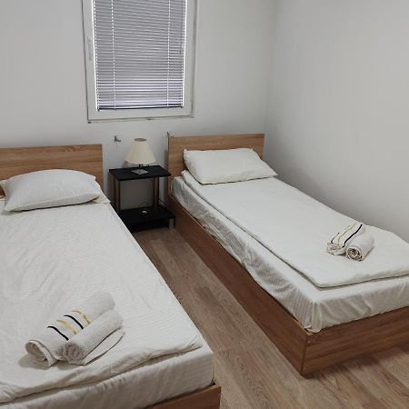 Central Modern Flat M&M Apartments 斯科普里 外观 照片