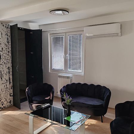 Central Modern Flat M&M Apartments 斯科普里 外观 照片