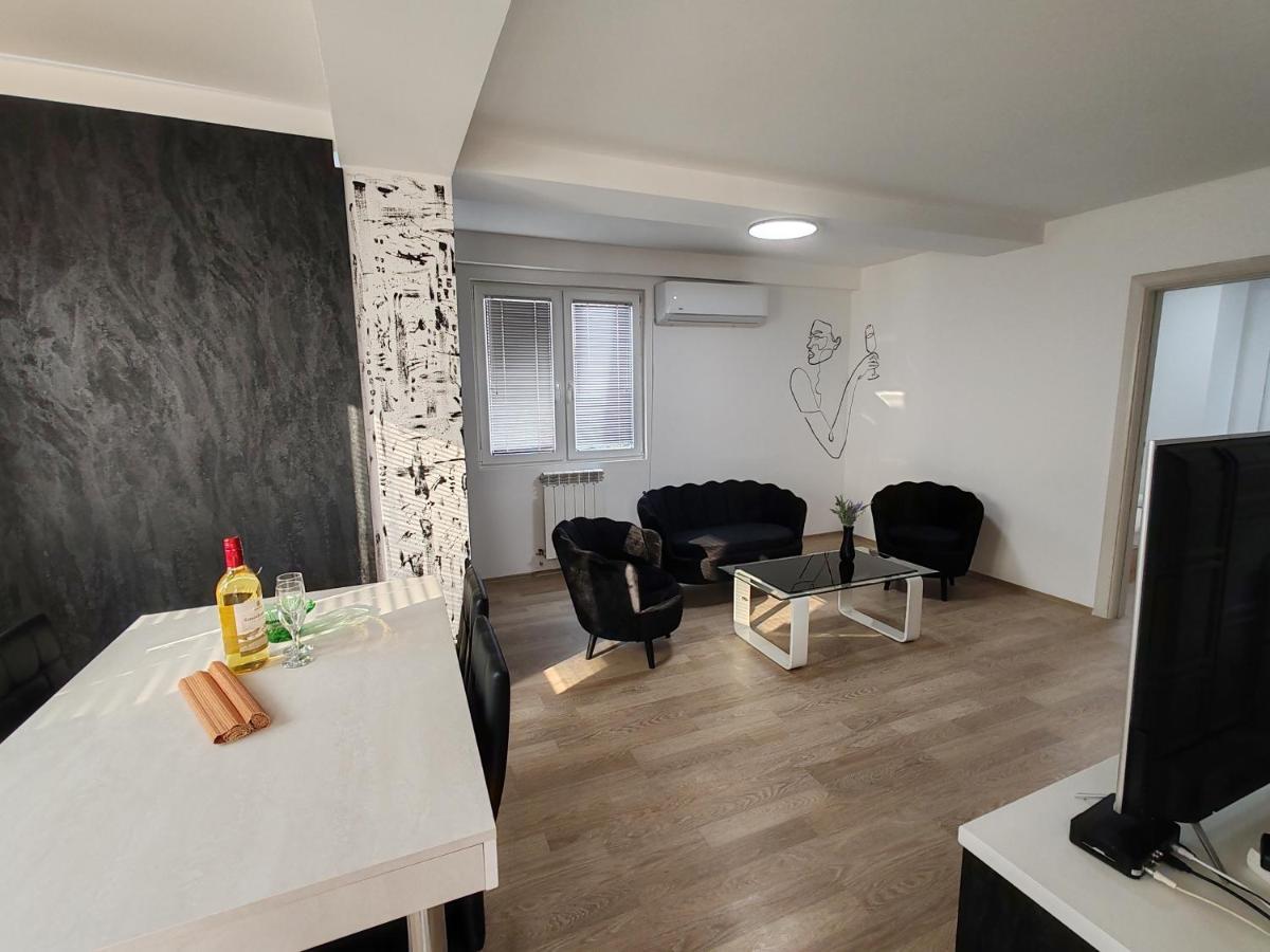 Central Modern Flat M&M Apartments 斯科普里 外观 照片