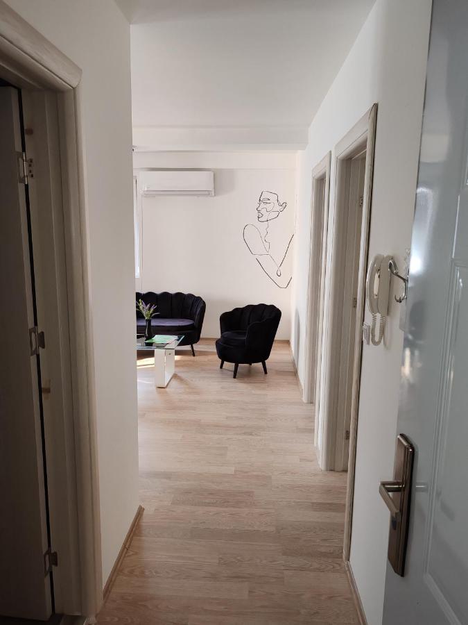 Central Modern Flat M&M Apartments 斯科普里 外观 照片