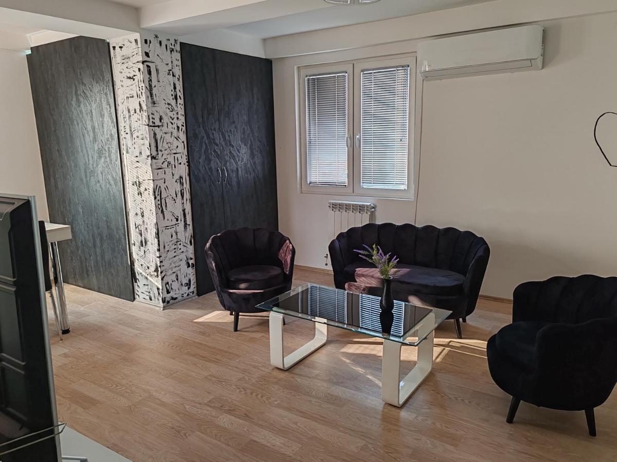 Central Modern Flat M&M Apartments 斯科普里 外观 照片