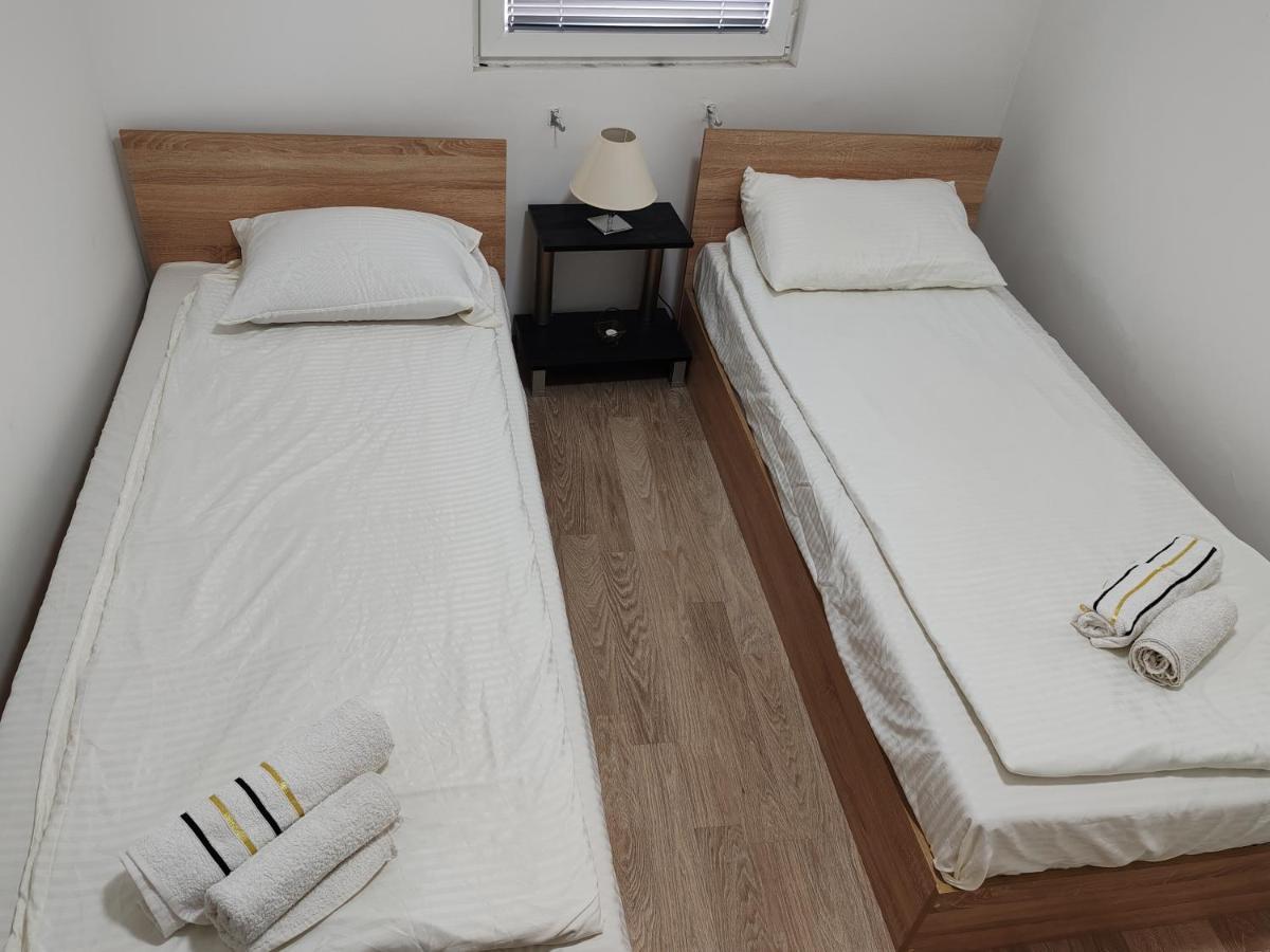 Central Modern Flat M&M Apartments 斯科普里 外观 照片